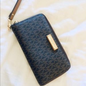 Michael Kors Smartphone Wallet